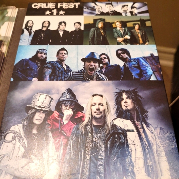 Motley Crue Live "Crue Fest 1" 2008/2009 - Picture 5 of 8